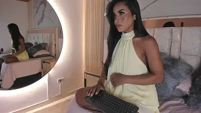 Naughty  Mom online show from 04-22-26, 07:09