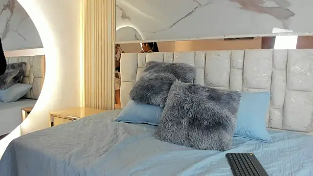 Naughty  Mom online show from 04-07-26, 06:10