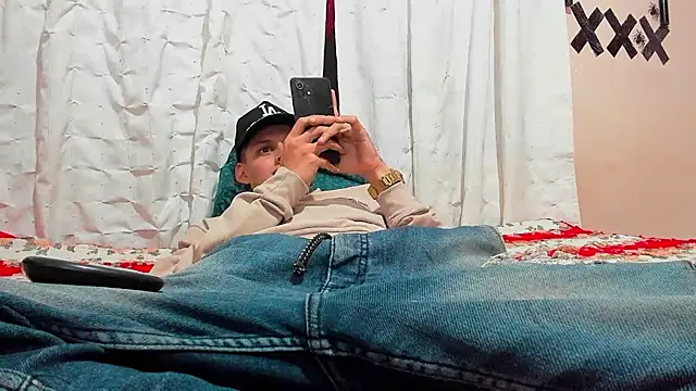 davidlatin66 online show from 12-23-25, 02:00