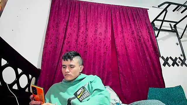 davidlatin66 online show from 10-06-25, 04:24