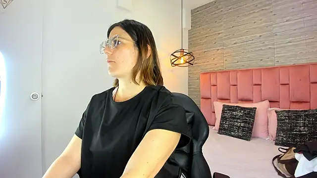 SarahDeyvis online show from 09-28-25, 02:35