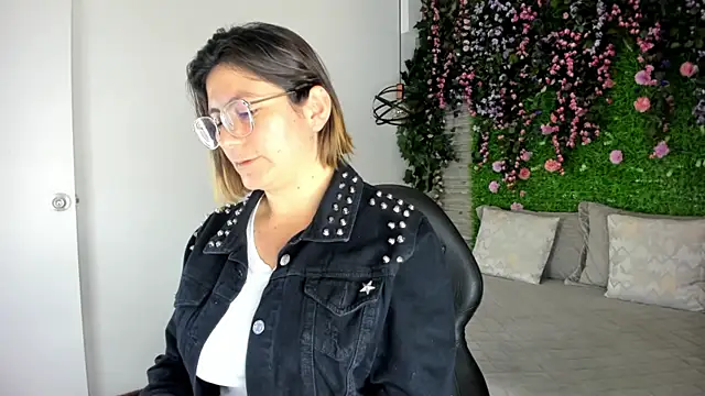 SarahDeyvis online show from 01-09-26, 02:13