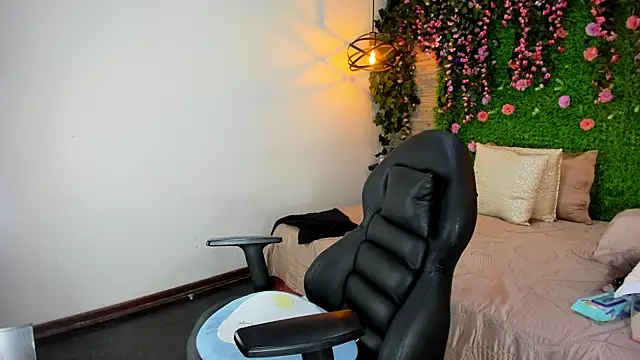 SarahDeyvis online show from 12-04-25, 11:15