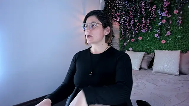 SarahDeyvis online show from 12-02-25, 01:06