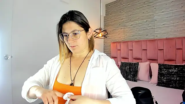 SarahDeyvis online show from 09-24-25, 01:39