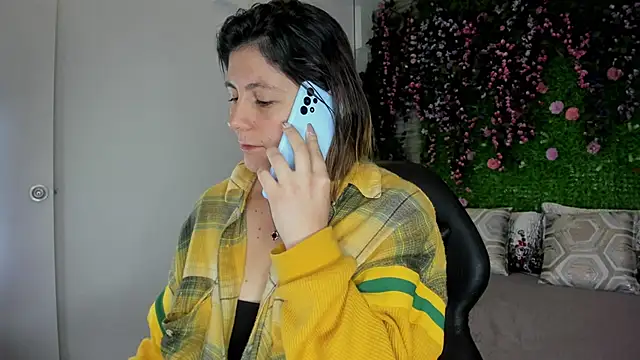 SarahDeyvis online show from 02-26-26, 01:11