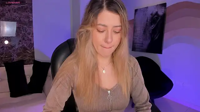 EveBensonX online show from 02-11-26, 01:11