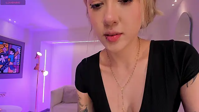 EveBensonX online show from 10-13-25, 12:29