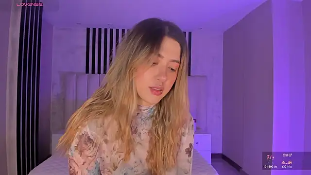 EveBensonX online show from 04-07-26, 07:37