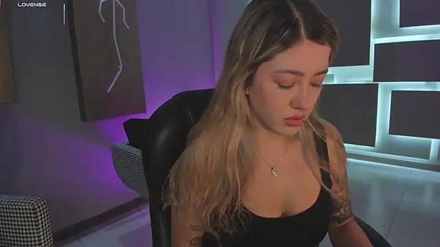 EveBensonX online show from 12-15-25, 12:44