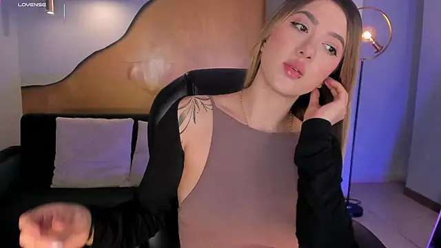 EveBensonX online show from 10-06-25, 12:17