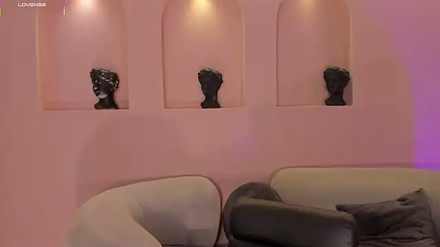 EveBensonX online show from 10-10-25, 07:58