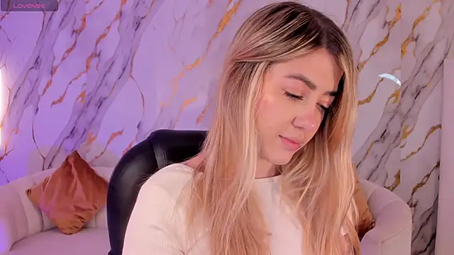 EveBensonX online show from 12-04-25, 11:53