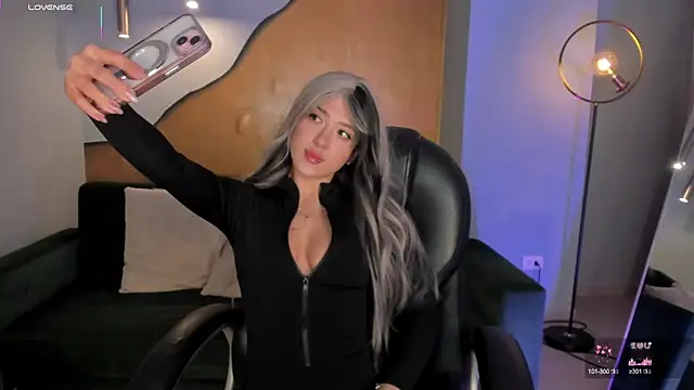 EveBensonX online show from 10-08-25, 12:50