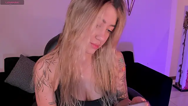 EveBensonX online show from 11-30-25, 12:28