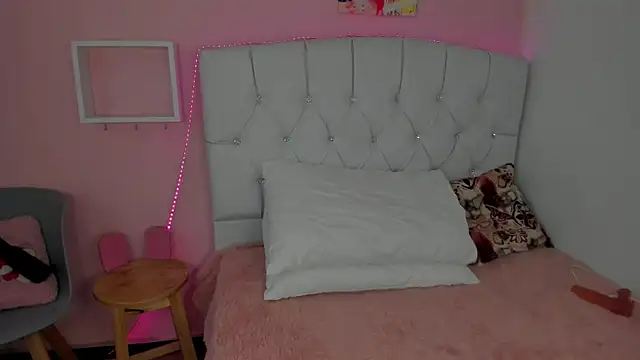 18candys online show from 02-18-25, 10:14