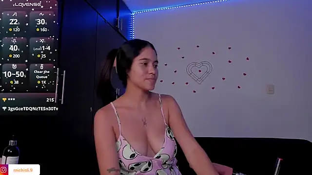 Snapshot of Sallye_ chatting on 02-21-25, 07:01 Sallye  online show from 02-21-25, 07:01