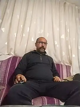 masculine bear daddy online show from 12-18-25, 04:44