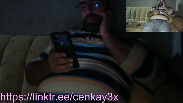Snapshot of masculine_bear_daddy chatting on 10-21-25, 03:33 masculine bear daddy online show from 10-21-25, 03:33