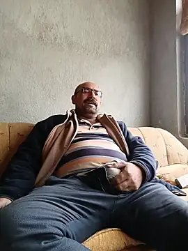 masculine bear daddy online show from 12-05-25, 09:41