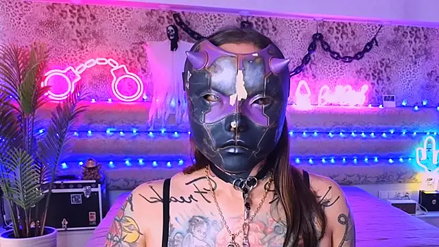 Cool Freak  online show from 10-25-25, 10:25