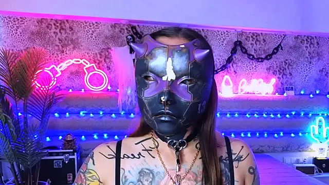 Cool Freak  online show from 10-17-25, 10:39