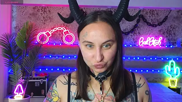 Snapshot of Cool_Freak_ chatting on 06-26-26, 10:21 Cool Freak online show from 06-26-26, 10:21