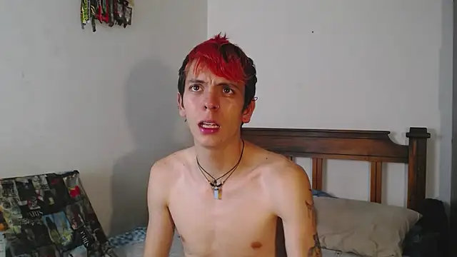 Snapshot of Twink_Temptation chatting on 10-21-25, 02:33 Twink Temptation online show from 10-21-25, 02:33