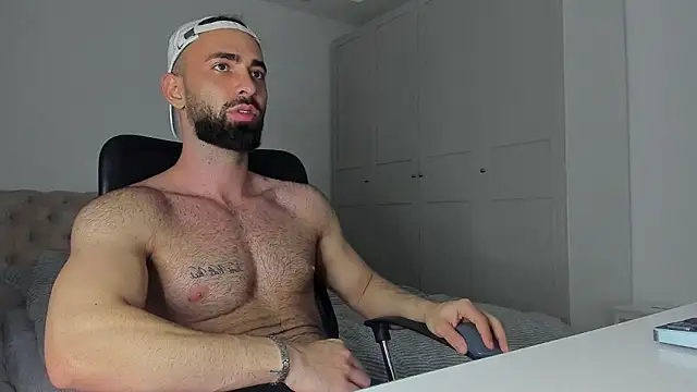 Snapshot of MichaelMasterss chatting on 02-14-26, 08:42 MichaelMasterss online show from 02-14-26, 08:42