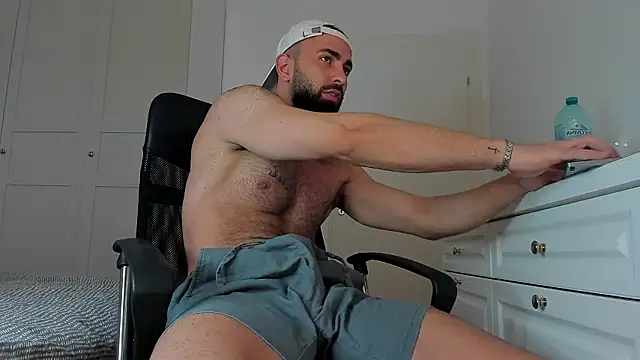 Snapshot of MichaelMasterss chatting on 02-16-26, 10:36 MichaelMasterss online show from 02-16-26, 10:36