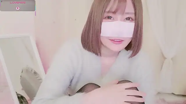Snapshot of Yuu__k chatting on 02-15-25, 04:56 Yuu  k online show from 02-15-25, 04:56