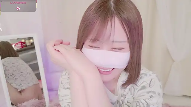 Snapshot of Yuu__k chatting on 02-16-25, 04:32 Yuu  k online show from 02-16-25, 04:32