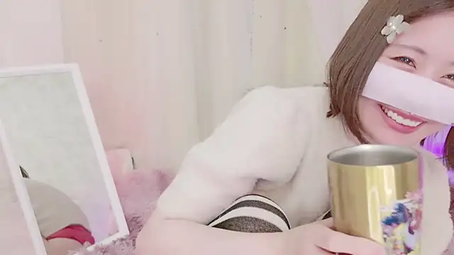 Snapshot of Yuu__k chatting on 01-29-25, 05:13 Yuu  k online show from 01-29-25, 05:13