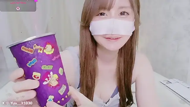 Snapshot of Yuu__k chatting on 10-01-25, 03:49 Yuu  k online show from 10-01-25, 03:49