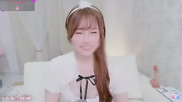 Snapshot of Yuu__k chatting on 10-04-25, 03:46 Yuu  k online show from 10-04-25, 03:46