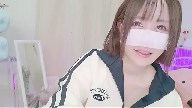 Snapshot of Yuu__k chatting on 01-18-25, 02:12 Yuu  k online show from 01-18-25, 02:12