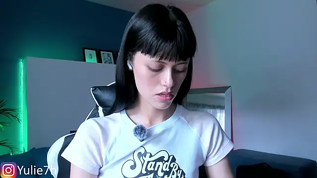  Jessy Moon  online show from 10-04-25, 08:21