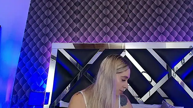 victoriaa lee  online show from 11-20-25, 07:03