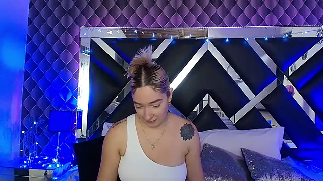 victoriaa lee  online show from 04-09-26, 07:53