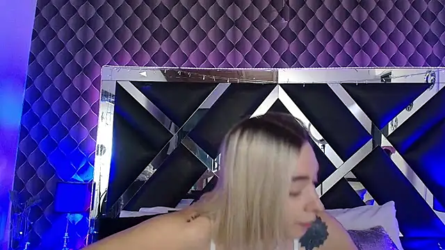 victoriaa lee  online show from 05-29-26, 07:31