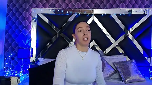 victoriaa lee  online show from 02-02-26, 07:02