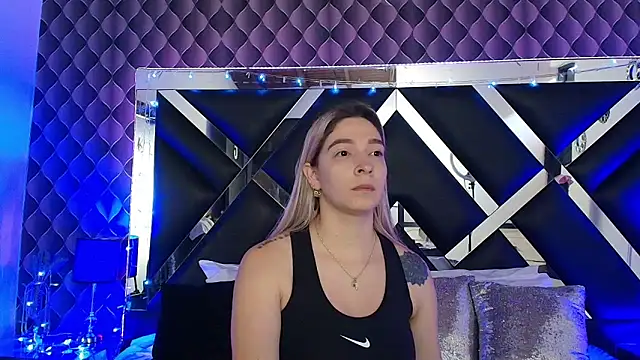 victoriaa lee  online show from 01-17-26, 08:12