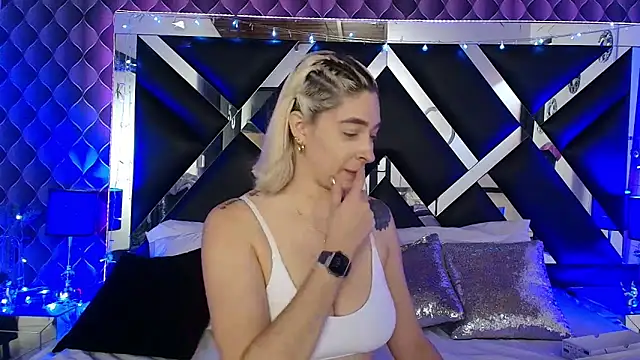 victoriaa lee  online show from 03-15-26, 07:21