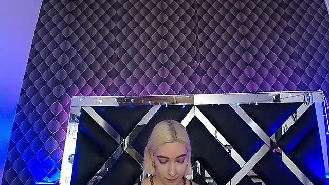 Snapshot of victoriaa_lee_ chatting on 07-11-26, 07:14 victoriaa lee online show from 07-11-26, 07:14