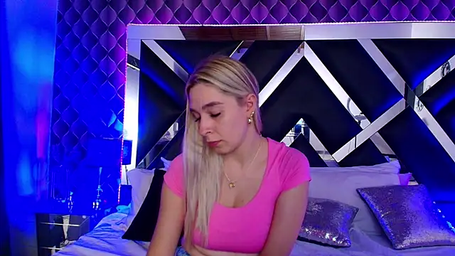 victoriaa lee  online show from 10-18-25, 08:00