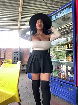 serena willow online show from 11-18-25, 07:50