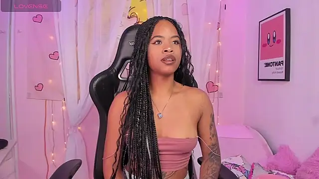 Mia damm online show from 11-28-25, 05:18