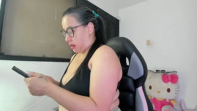 Snapshot of smile_sweetpao chatting on 02-27-25, 12:01 smile sweetpao online show from 02-27-25, 12:01