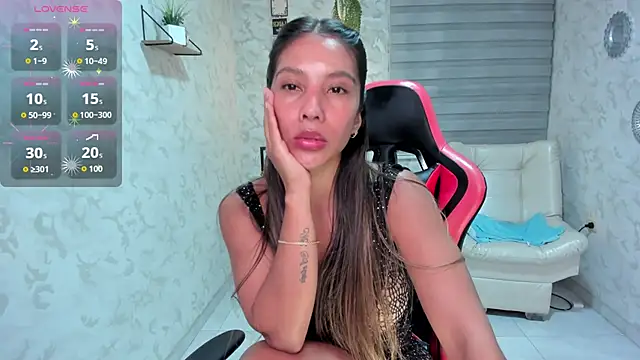 RenataReyes online show from 11-13-25, 03:32