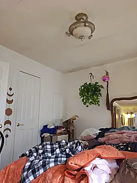 mossy kiss online show from 10-22-25, 05:45